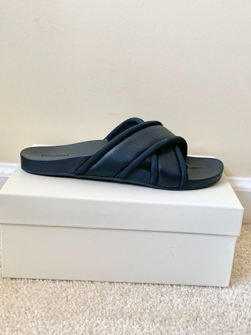 NWT Olukai Ani Black Water Resistant Crisscross Slide Sandals, Size 9 - Picture 7 of 11